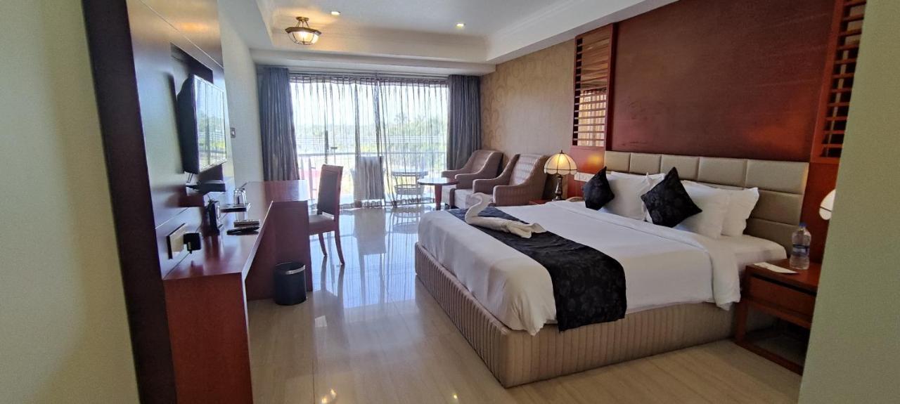 Lake Palace Trivandrum Vettutura Eksteriør bilde