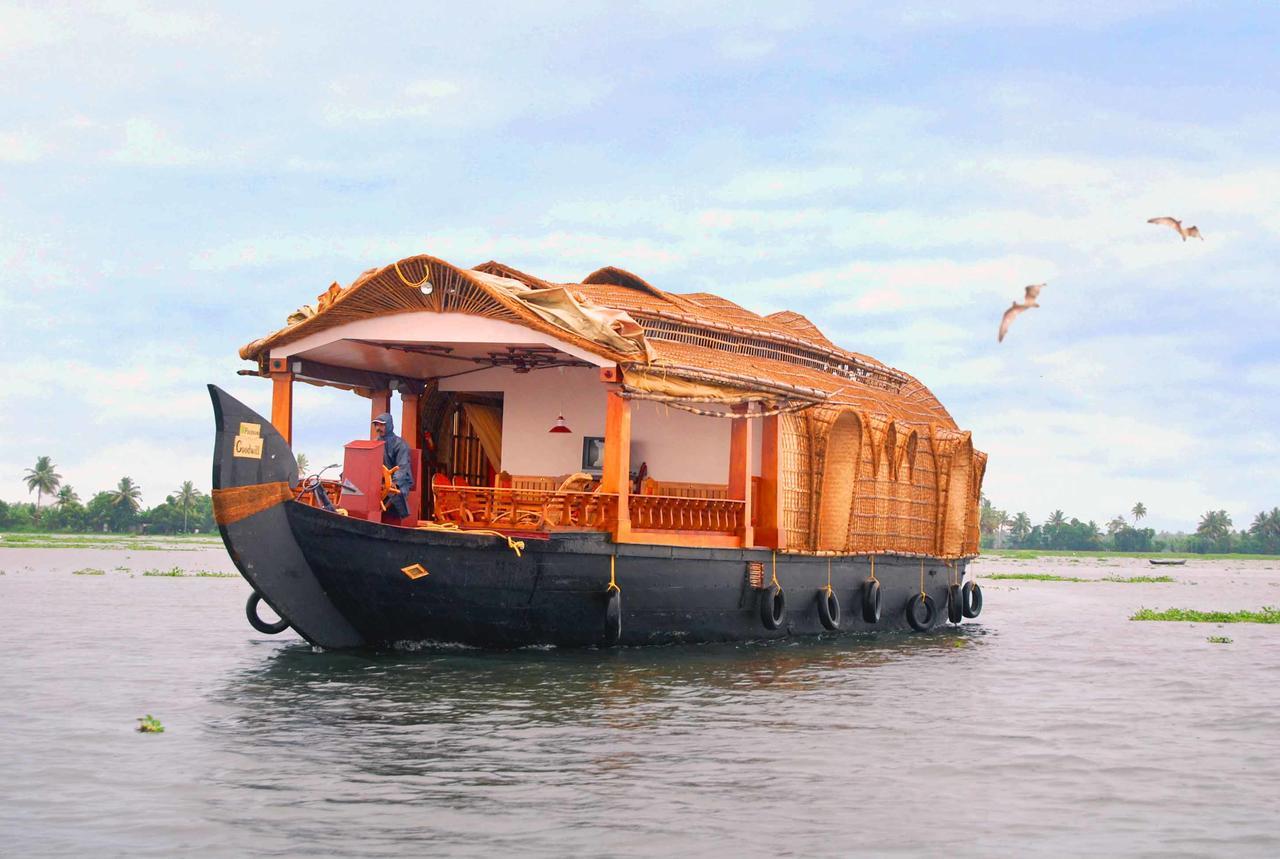 Lake Palace Trivandrum Vettutura Eksteriør bilde