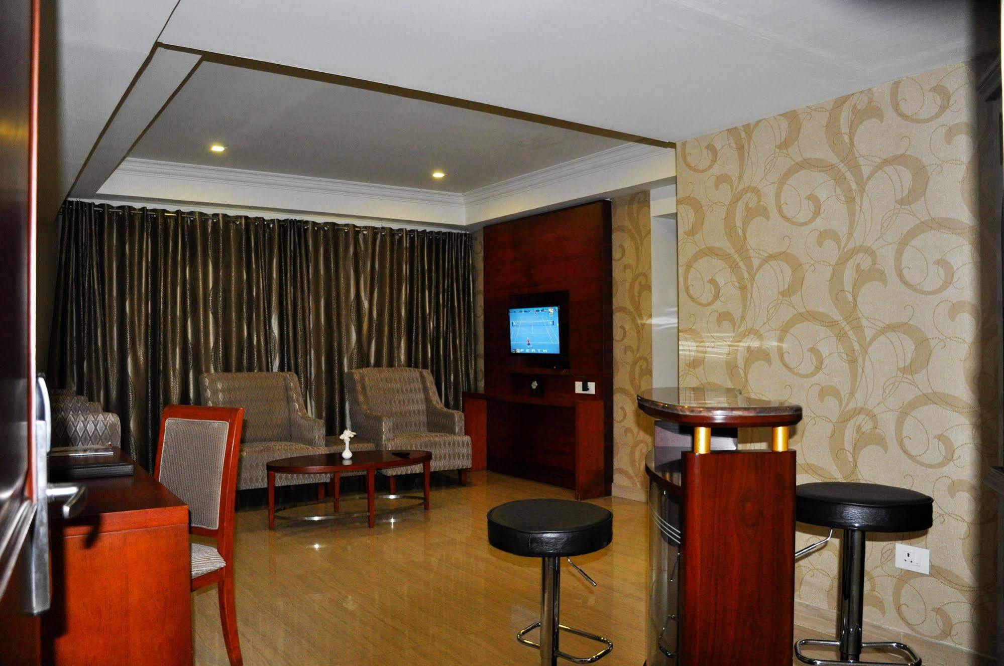 Lake Palace Trivandrum Vettutura Eksteriør bilde