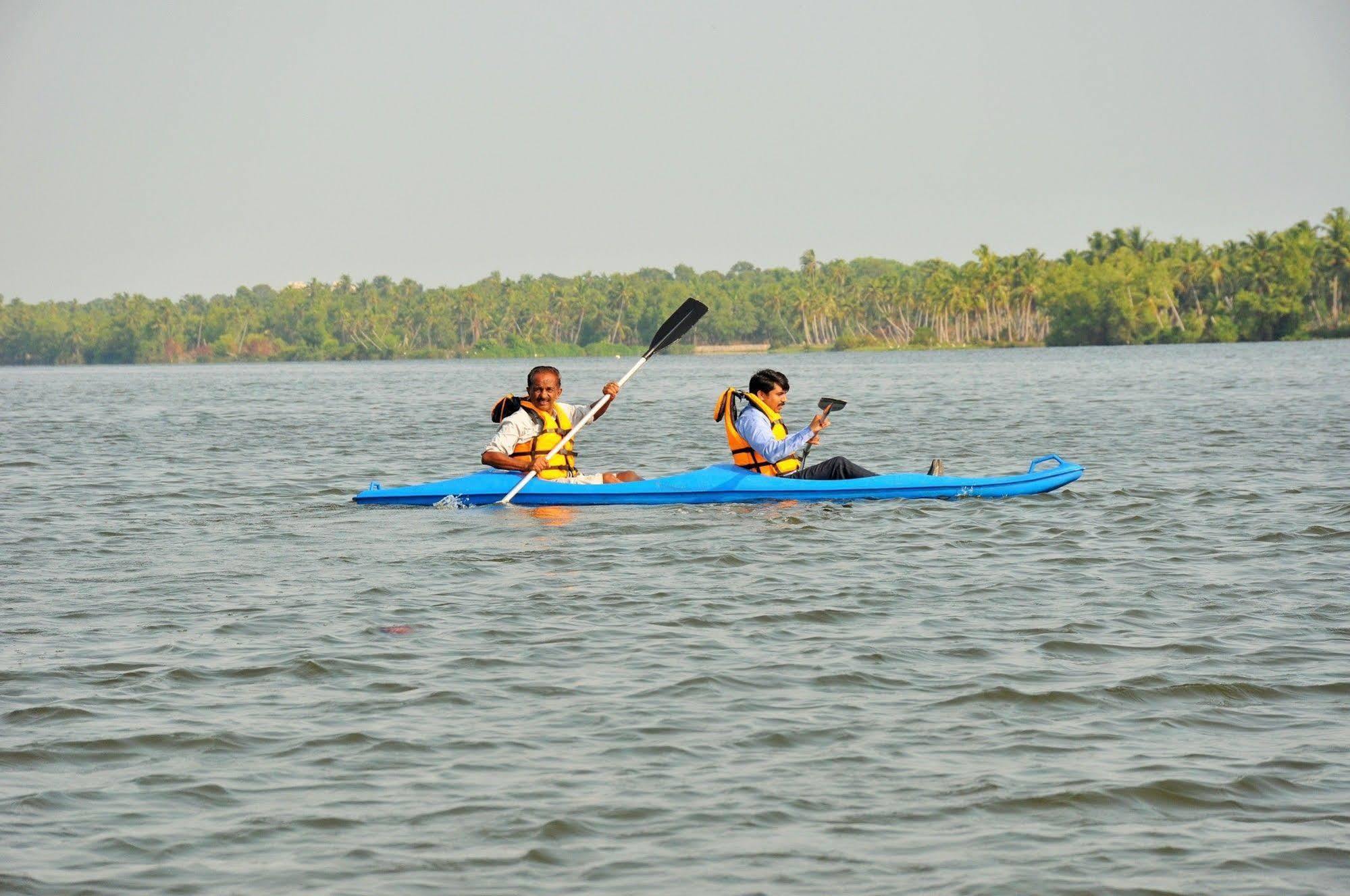 Lake Palace Trivandrum Vettutura Eksteriør bilde