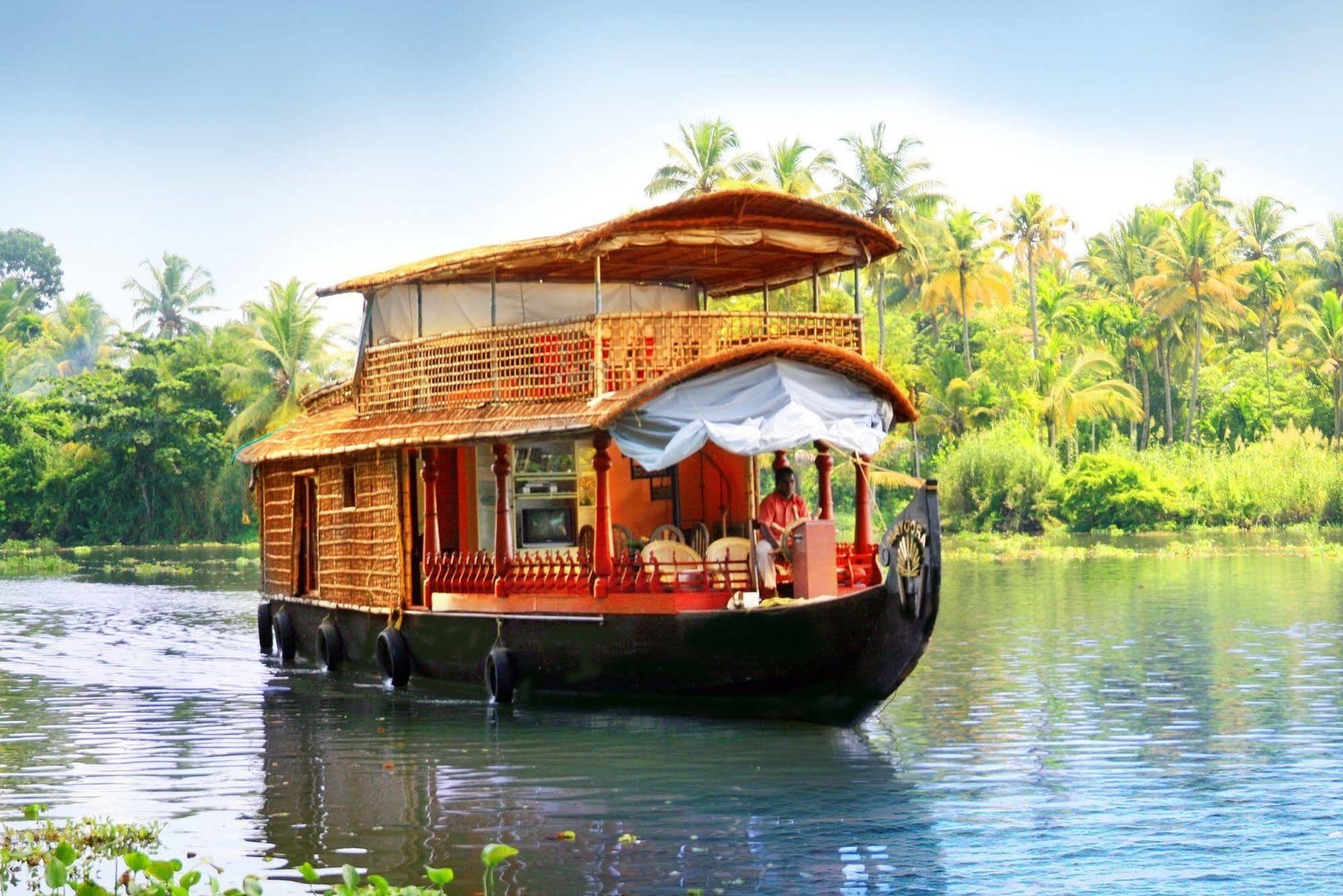 Lake Palace Trivandrum Vettutura Eksteriør bilde